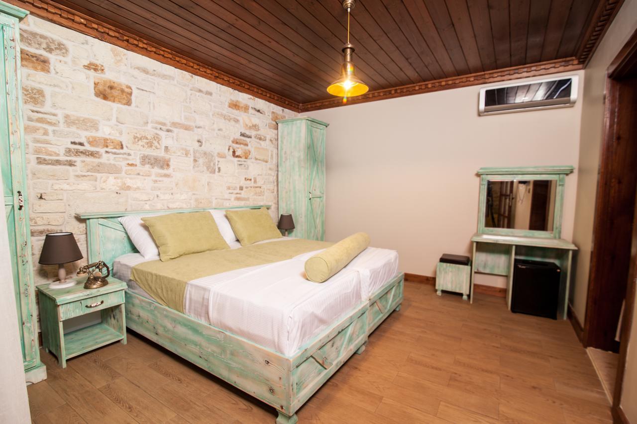 1922 Hotel Yenifoca Esterno foto
