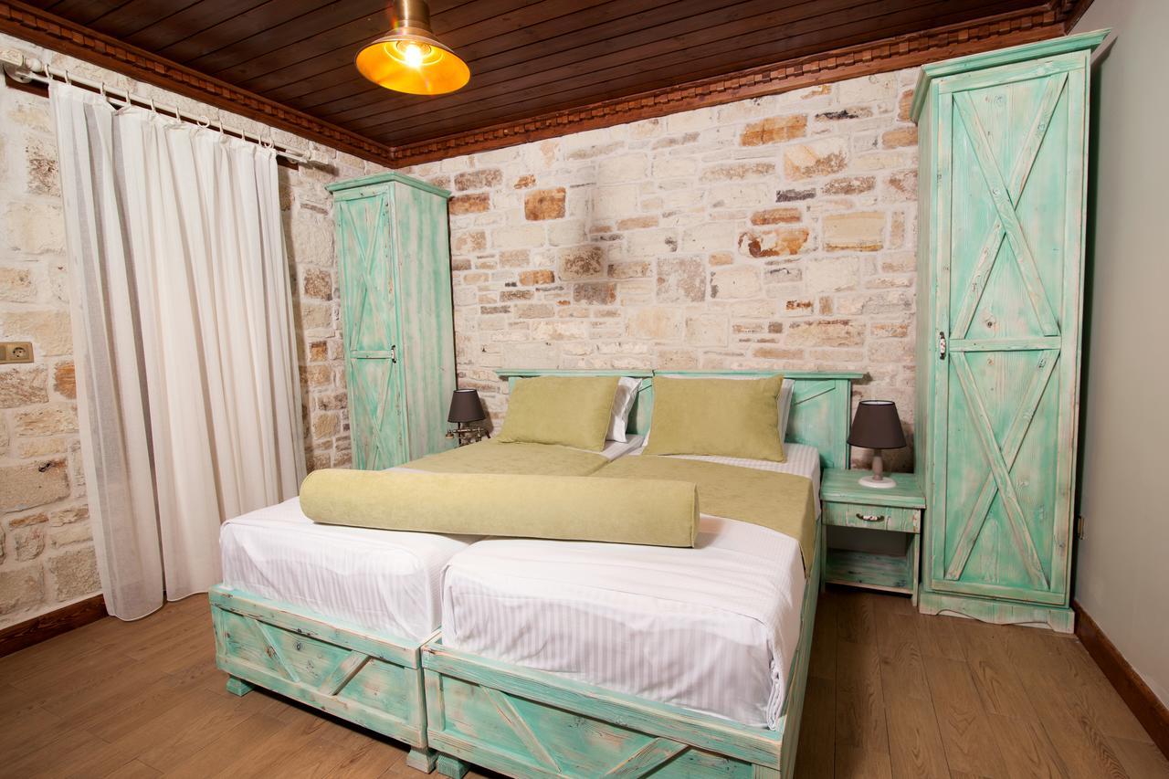 1922 Hotel Yenifoca Esterno foto