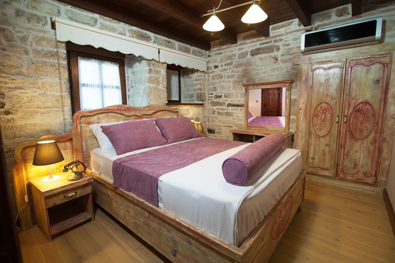 1922 Hotel Yenifoca Esterno foto